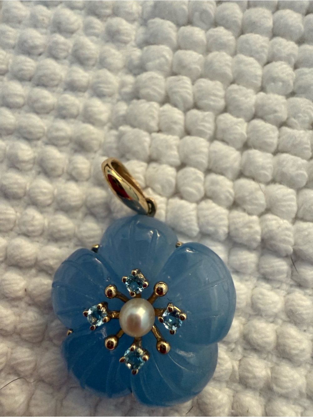 VINTAGE 14k and carved blue jadeite flower pendant with aquamarine and pearl
